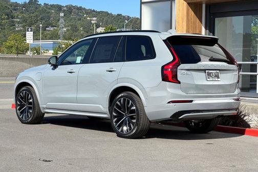 Vapour Grey Metallic 2026 Volvo XC90 Plug-In Hybrid Ultra Dark Theme, T8 AWD, Electric/Gasoline, 6 Seats