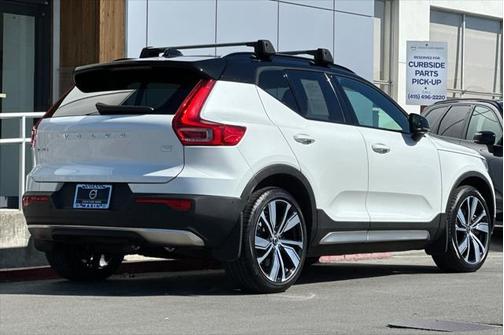 2022 Volvo XC40 Recharge Pure Electric P8 Twin Ultimate