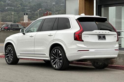 2026 Volvo XC90 B6 Plus 7-Seater