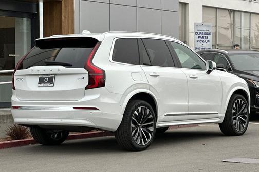 2026 Volvo XC90 B6 Plus 7-Seater