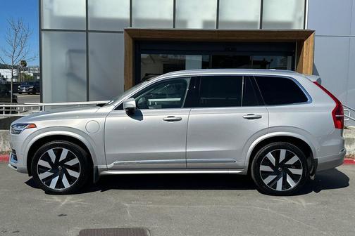 2024 Volvo XC90 Recharge Plug-In Hybrid T8 Ultimate Bright Theme 7-Seater