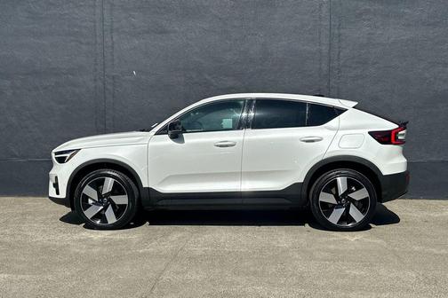 Crystal White Metallic 2023 Volvo C40 Recharge Pure Electric Twin Ultimate