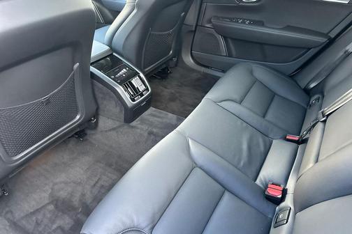 2025 Volvo S90 B6 Plus