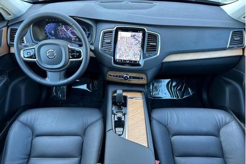 2024 Volvo XC90 Recharge Plug-In Hybrid T8 Core Bright Theme
