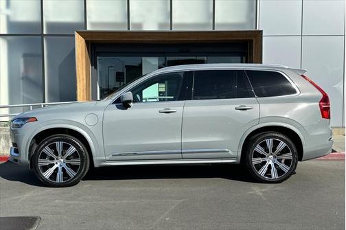 2024 Volvo XC90 Recharge Plug-In Hybrid T8 Core Bright Theme