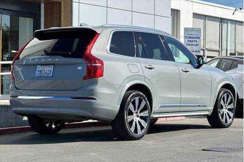 2024 Volvo XC90 Recharge Plug-In Hybrid T8 Core Bright Theme