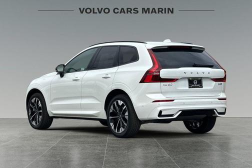 2026 Volvo XC60 B5 Plus