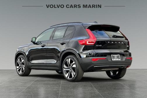 2026 Volvo XC40 B5 Ultra