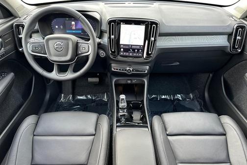 2026 Volvo XC40 B5 Ultra