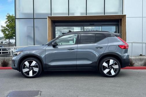 Thunder Grey Metallic 2023 Volvo XC40 Recharge Pure Electric Twin Ultimate