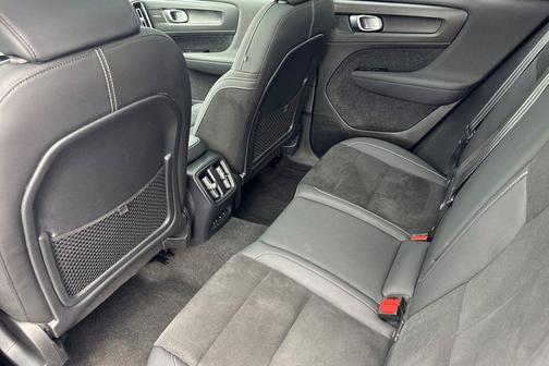 Thunder Grey Metallic 2023 Volvo XC40 Recharge Pure Electric Twin Ultimate