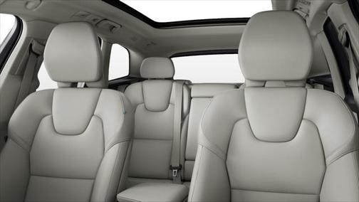 2025 Volvo XC60 Plug-In Hybrid T8 Plus