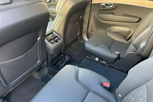 2026 Volvo XC90 B6 Plus 6-Seater