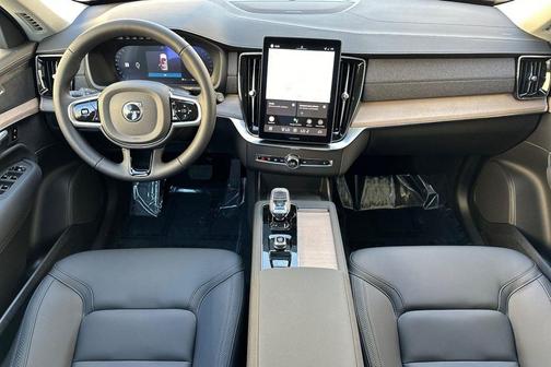 2026 Volvo XC90 B6 Plus 6-Seater