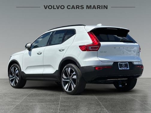 2026 Volvo XC40 B5 Ultra