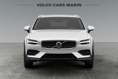 2026 Volvo V60 Cross Country B5 Plus