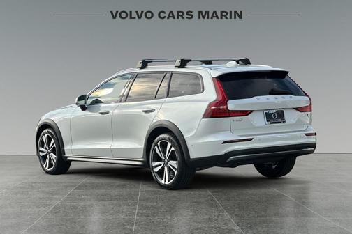 2026 Volvo V60 Cross Country B5 Plus