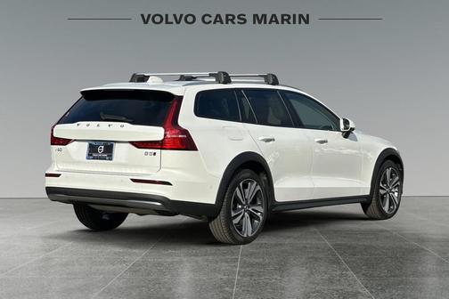2026 Volvo V60 Cross Country B5 Plus