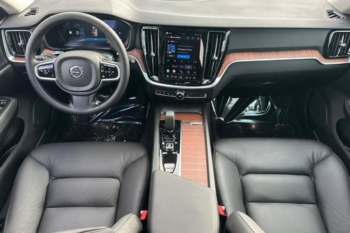 2026 Volvo V60 Cross Country B5 Plus