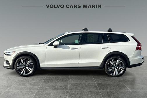 2026 Volvo V60 Cross Country B5 Plus