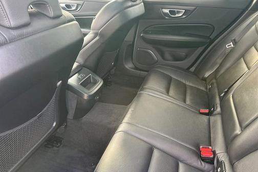 2026 Volvo V60 Cross Country B5 Plus