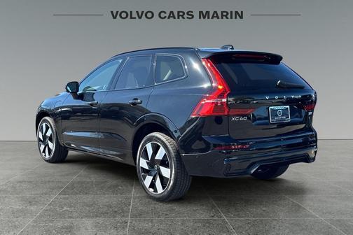 2025 Volvo XC60 Plug-In Hybrid T8 Plus
