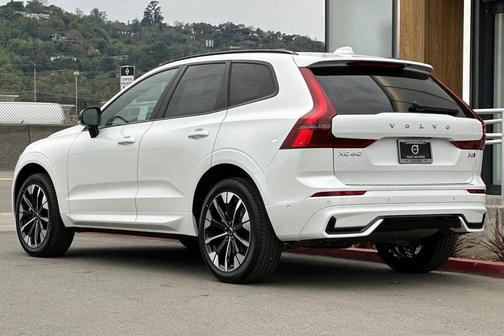 2026 Volvo XC60 B5 Plus