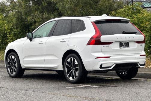 Crystal White Metallic 2026 Volvo XC60 B5 Plus