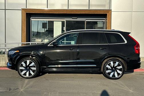 2023 Volvo XC90 Recharge Plug-In Hybrid T8 Ultimate Bright Theme 7-Seater