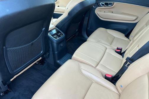 2023 Volvo XC90 Recharge Plug-In Hybrid T8 Ultimate Bright Theme 7-Seater