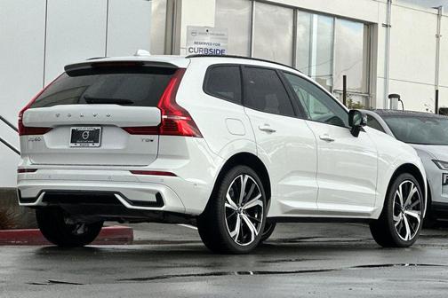 2025 Volvo XC60 Plug-In Hybrid Ultra, T8 AWD Electric/Gasoline, Dark