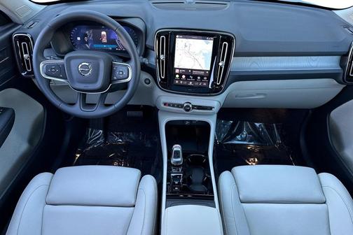 2026 Volvo XC40 B5 Ultra