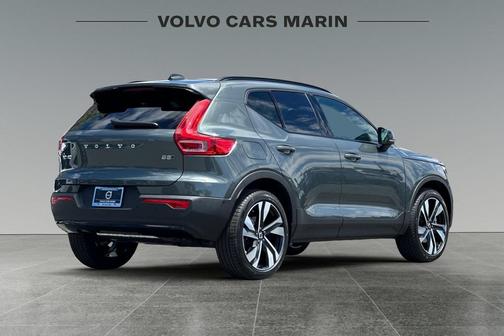 2026 Volvo XC40 B5 Ultra