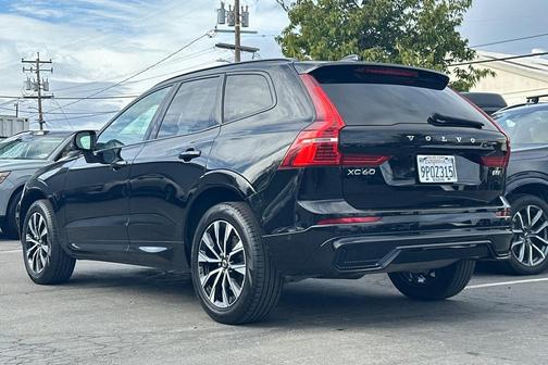 2025 Volvo XC60 B5 Plus