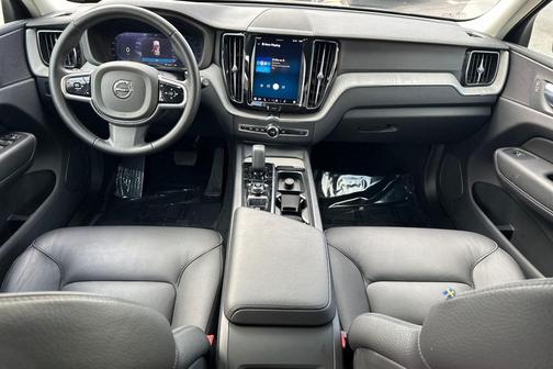 2025 Volvo XC60 B5 Plus