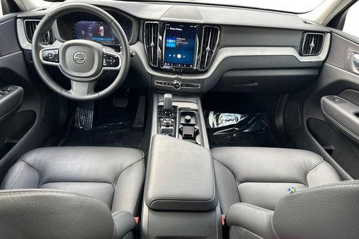 2025 Volvo XC60 B5 Plus