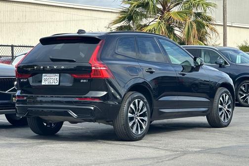 2025 Volvo XC60 B5 Plus