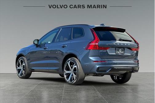 2025 Volvo XC60 Plug-In Hybrid T8 Ultra