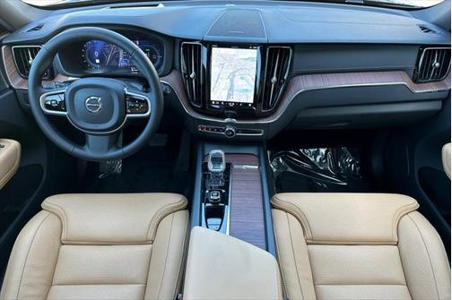 2025 Volvo XC60 Plug-In Hybrid T8 Ultra