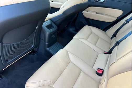 2025 Volvo XC60 Plug-In Hybrid T8 Ultra