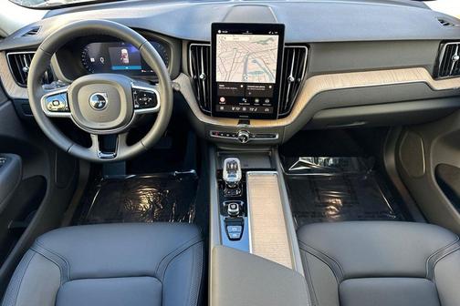 2026 Volvo XC60 B5 Core