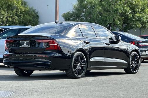 2024 Volvo S60 Recharge Plug-In Hybrid T8 Plus Black Edition