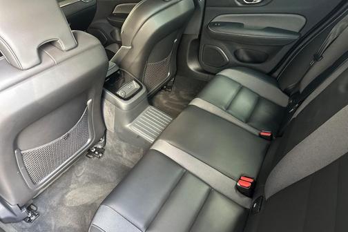 2024 Volvo S60 Recharge Plug-In Hybrid T8 Plus Black Edition