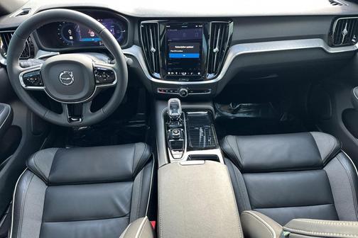 2024 Volvo S60 Recharge Plug-In Hybrid T8 Plus Black Edition