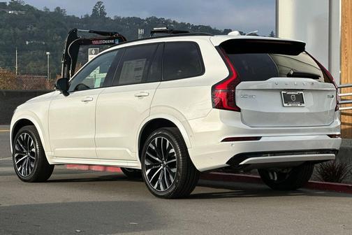 2026 Volvo XC90 B6 Ultra Dark Theme 7-Seater