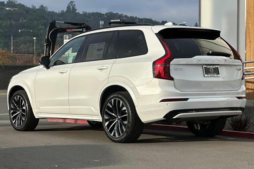 2026 Volvo XC90 B6 Ultra Dark Theme 7-Seater