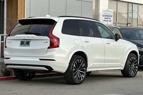 2026 Volvo XC90 B6 Ultra Dark Theme 7-Seater
