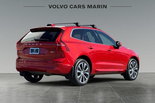 Fusion Red Metallic 2022 Volvo XC60 B5 Momentum