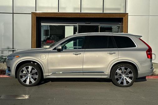 2023 Volvo XC90 Recharge Plug-In Hybrid T8 Core Bright Theme