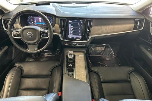 2022 Volvo S90 B6 Inscription